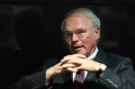 Hill: Serbia të sillet me përgjegjësi dhe të mos marrë pjesë në rrezikimin e paqes