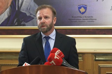 Abazi: Shpresoj që Lajçak të mos përfshihet në dialog, ka qenë problematik
