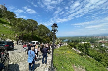 Mbi 60 mijë vizitorë në Kalanë e Rozafës nga maji në shtator