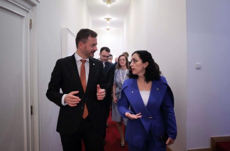 Osmani me kryeministrin e Sllovakisë, diskutojnë për forcim të lidhjes mes dy vendeve