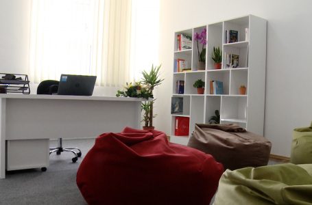 Në SHMT “Nexhmedin Nixha” përurohet dhoma e psikologut, e para e këtij lloji në Gjakovë