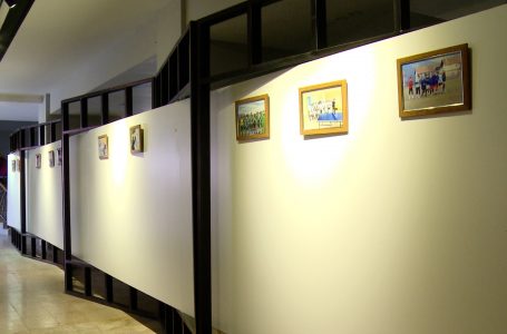 Në Gjakovë u hap ekspozita e fotografisë së dialogut ndër etnik të të rinjëve