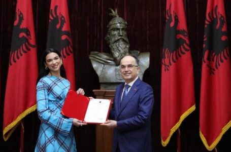 Dua Lipa merr nënshtetësinë shqiptare
