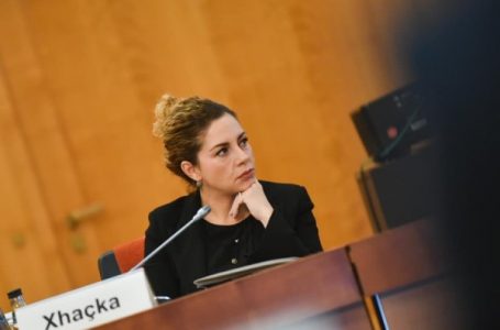 ​Ministrja Xhaçka sot në Kosovë