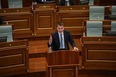 Muja: Mbi 800 milionë euro për paga dhe mëditje nga projektbuxheti 2024