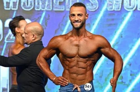Rilind Musa fiton medaljen e argjendtë në Kampionatin Botëror të Bodybuildingut dhe Fitnesit