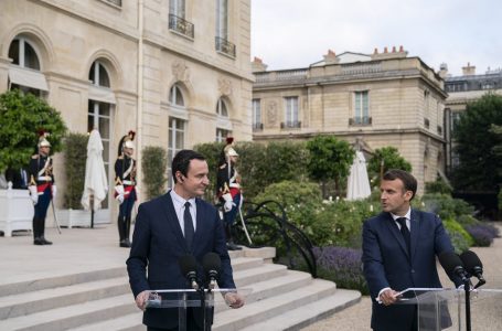Franca mbështet marrëveshjen për targat, kërkon zbatimin edhe të marrëveshjeve të tjera