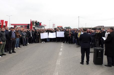 Protestohet për urën në Rogovë të Hasit