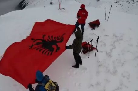 Për nderë të 28 nëntorit, alpinistët nga Kosova valëvisin flamurin kombëtar në Majën e Bistres