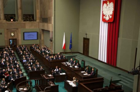 ​Polonia investon 75 milionë euro për mbrojtjen e kufirit me Rusinë