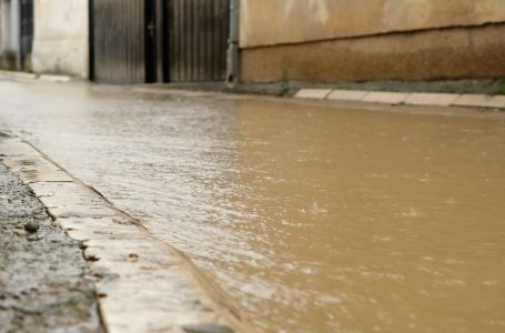 Vërshohen sërish rrugët “Demush Taha” dhe “Bajram Curri”