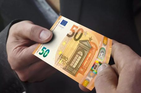 Raportohen tri raste të falsifikimit të 50, 100 dhe 500 eurove