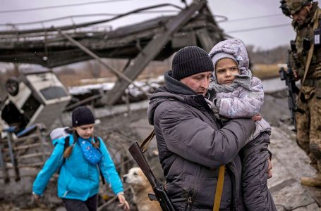 The Guardian: 329 fëmijë ukrainas të zhdukur, 12,034 të dëbuar në Rusi