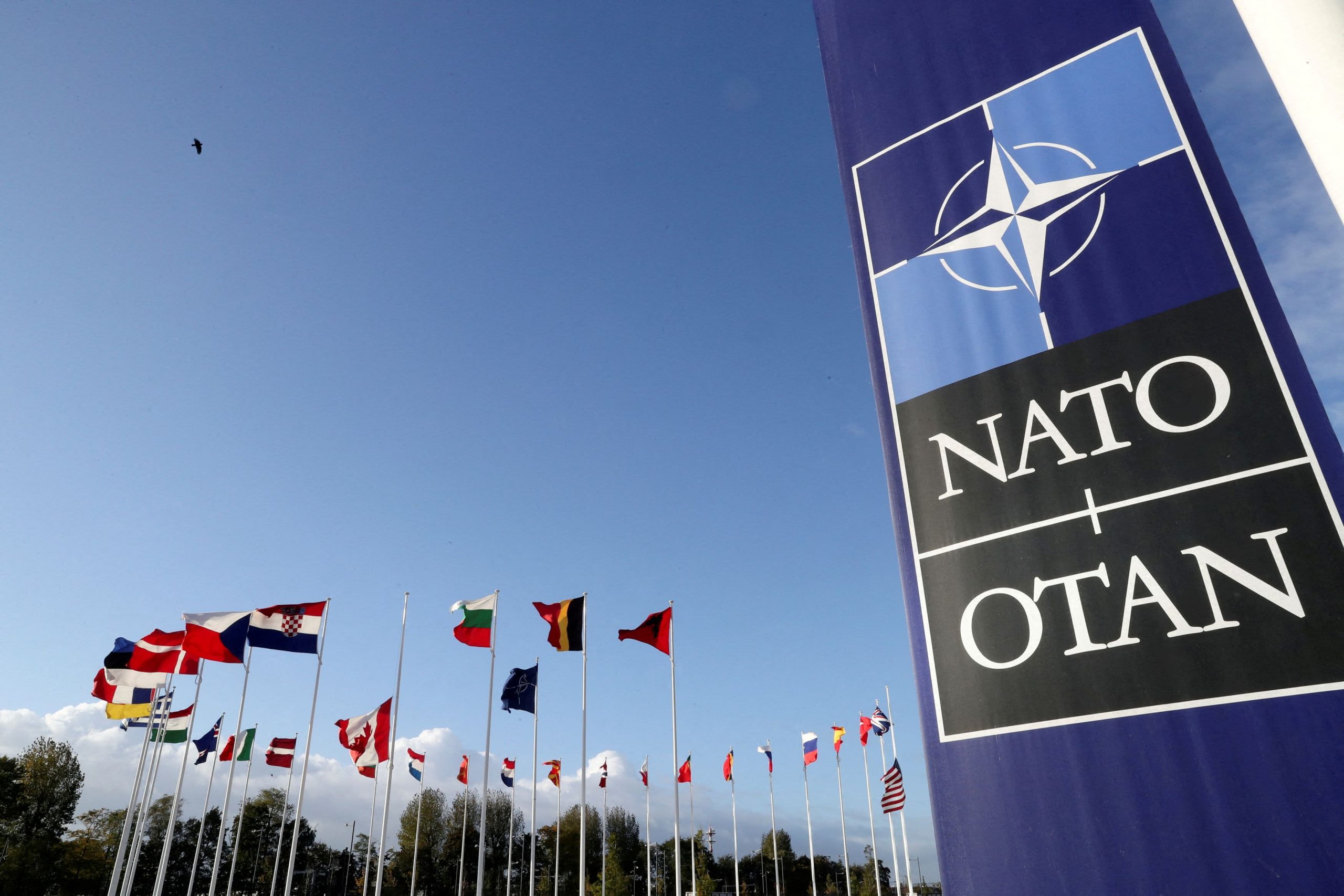 Asambleja Parlamentare e NATO-s miraton rezolutën: Rusia është shtet terrorist