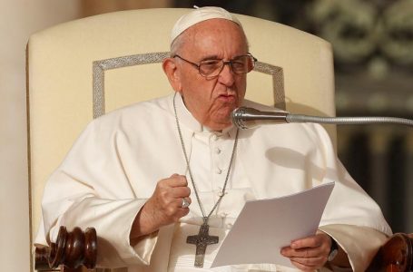 Papa Françesku: Emigrantët nuk po e pushtojnë Evropën, ata kërkojnë të mirëpriten