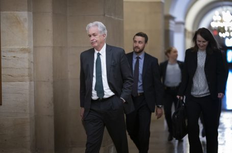 Shefi i CIA-s arrin në Presidencën e Kosovës