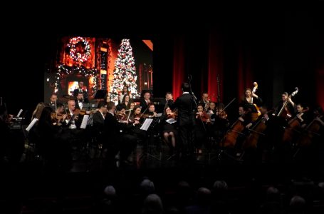 Orkestra simfonike e Gjakovës mbajti mbrëmë koncert festiv nën drejtimin e dirigjentit Pëllumb Vula