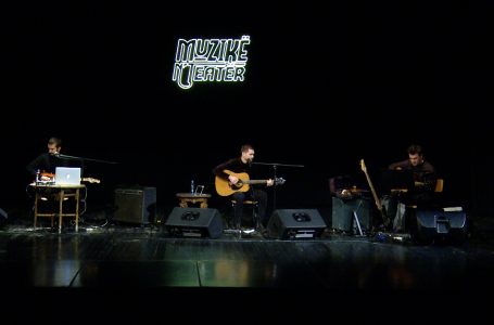 Trio Shpat Deda, Visar Kuçi dhe Tomor Kuçi sollën në Gjakovë koncertin “Muzikë n’Teatër”
