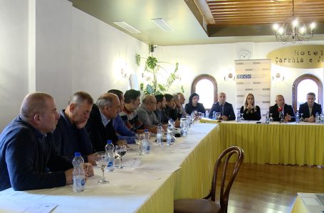 Komuna e Gjakovës mban takimin e parë me kryetarët e sapo zgjedhur të Këshillave lokal