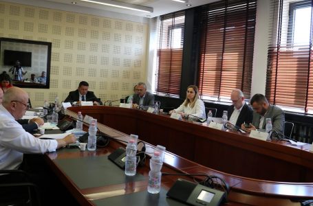 Sot mblidhet komisioni për çështje të sigurisë dhe mbrojtjes