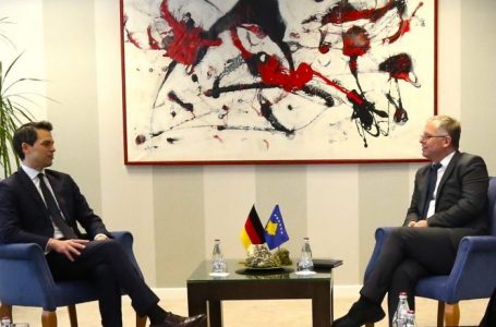 Bislimi në takim me deputetin gjerman: Kosova ka përafruar politikën e jashtme me atë të BE-së