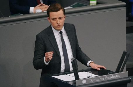 Deputeti i Bundestagut e sheh ende të pazgjidhur konfliktin mes Kosovës dhe Serbisë