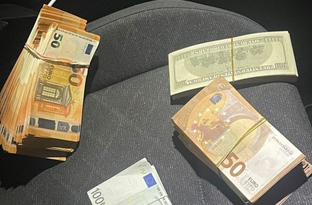 53 mijë euro dhe 10 mijë dollarë të falsifikuara tentuan t’i vënë në qarkullim, arrestohen dy të dyshuar në Ferizaj