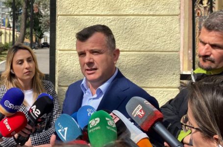 Sulmet në veri të Kosovës, Balla: Tirana zyrtare i bashkohet thirrjes së SHBA-ve dhe BE-së