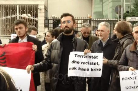 Tjetër protestë para ambasadës serbe në Tiranë, kërkohet të ndalohen provokimet ndaj Kosovës