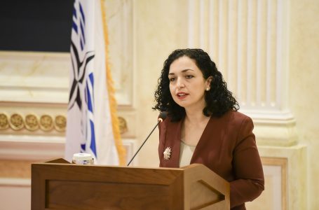 “Në Kosovë kurrë më nuk do të ketë policë të Serbisë”, presidentja reagon pas plagosjes së policit dhe sulmit ndaj gazetarëve