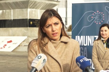 Ministrja Haxhiu “vaksinohet” kundër korrupsionit