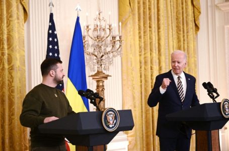 Biden zotohet për vazhdimin e mbështetjes për Ukrainën