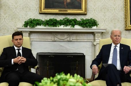 Biden dhe Zelensky diskutojnë për ndihmën e fundit të SHBA-ve mbi mbrojtjen ajrore