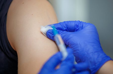 ​Nis karvani i vaksinimit kundër gripit sezonal dhe COVID-19