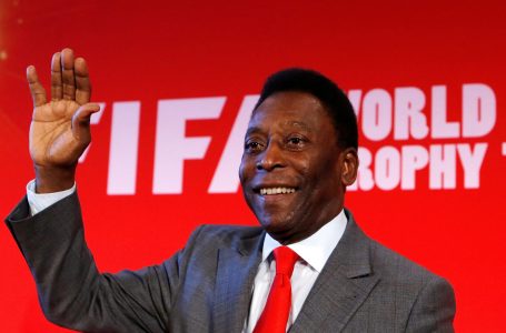 FIFA nderon “legjendën” Pele me çmimin “The Best”