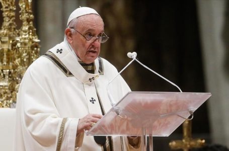 Papa Françesku feston meshën e Krishtlindjeve: Njerëzimi është i pangopur
