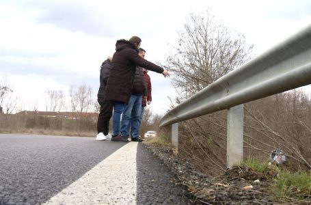 Një pjesë e rrugës që lidhë Gjakovën me Qafën e Prushit rrezikon të shembet