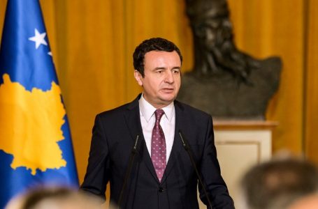Kurti takohet sot me kryetarët e komunave