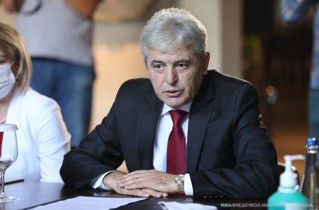 Ali Ahmeti kërkon zyrtarizmin e lulëkuqes si simbol i përkujtimit të viktimave të gjenocidit