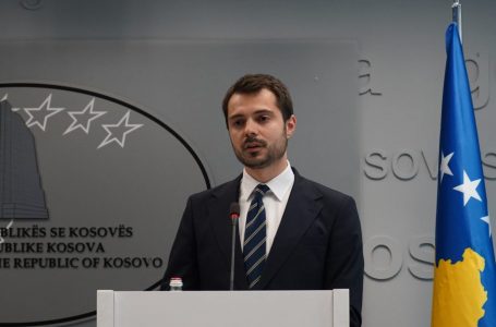 Kryeziu pas bojkotimit të konferencës nga gazetarët: Interesi publik nuk u vendos në rend të parë