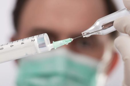 10 vajza në Kosovë marrin vaksinën kundër kancerit të qafës së mitrës