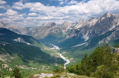 Njihuni me 10 destinacionet më të mira për 2023, mes tyre Shqipëria dhe Kosova