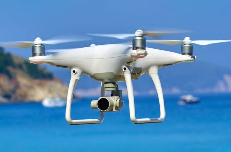 Shkencëtarët testojnë laser që do të lejojnë dronët të fluturojnë ‘përgjithmonë’
