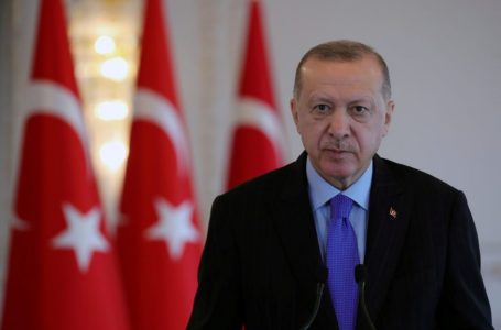 Këshilltari i Erdogan thotë se vizita e liderit tuk në Rusi është jetike për marrëveshjen e grurit