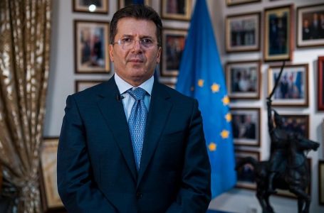 Ish-ministri i Mbrojtjes i Shqipërisë: Qasja e Serbisë ndaj Kosovës si ajo e Rusisë ndaj Ukrainës