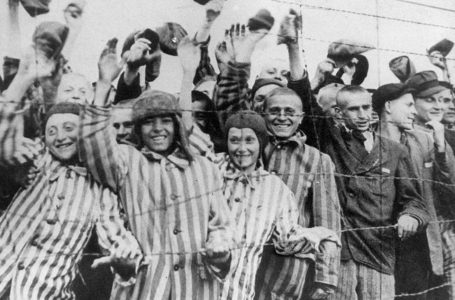 Historia e Holokaustit përmes fotove