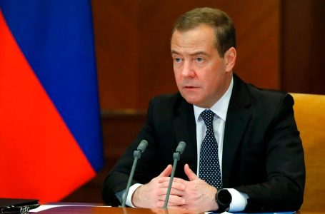 Medvedev paralajmëron luftë bërthamore nëse Rusia pëson disfatë në Ukrainë