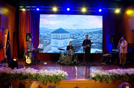 Për nder të Pavarësisë së Kosovës u mbajt koncert në shkollën e muzikës “Prenk Jakova”