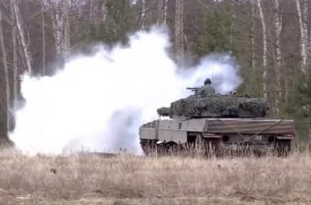 Ushtarët ukrainas fillojnë trajnimin në Poloni për tanket gjermane Leopard 2