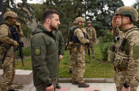 Zelensky shkarkon komandantin e lartë ushtarak ukrainas